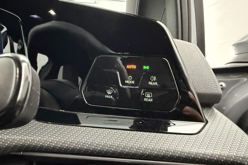 Volkswagen Golf R-Line Manual Petrol Hatchback - Stock Number (1552295) - 18th supplementary image