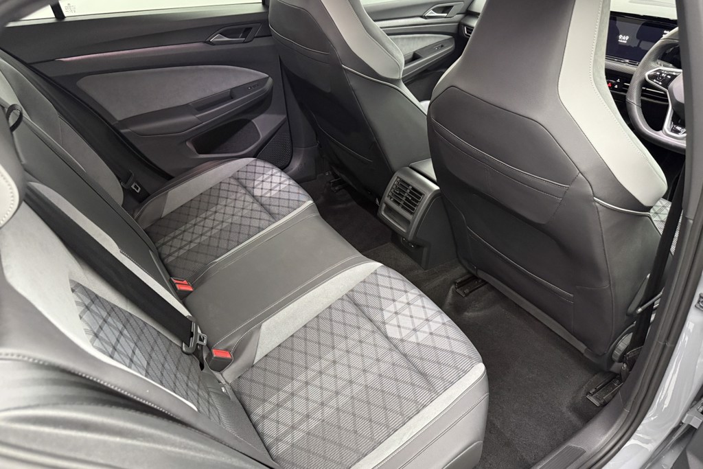 Volkswagen Golf R-Line Manual Petrol Hatchback - Stock Number (1552295) - 22nd supplementary image
