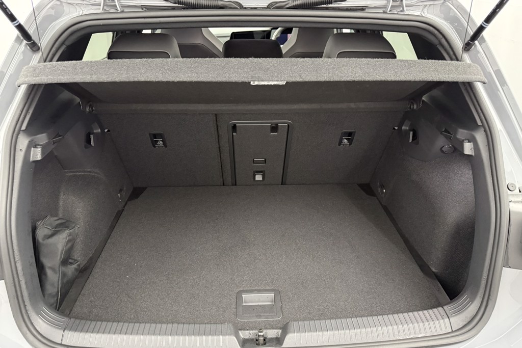 Volkswagen Golf R-Line Manual Petrol Hatchback - Stock Number (1552295) - 28th supplementary image