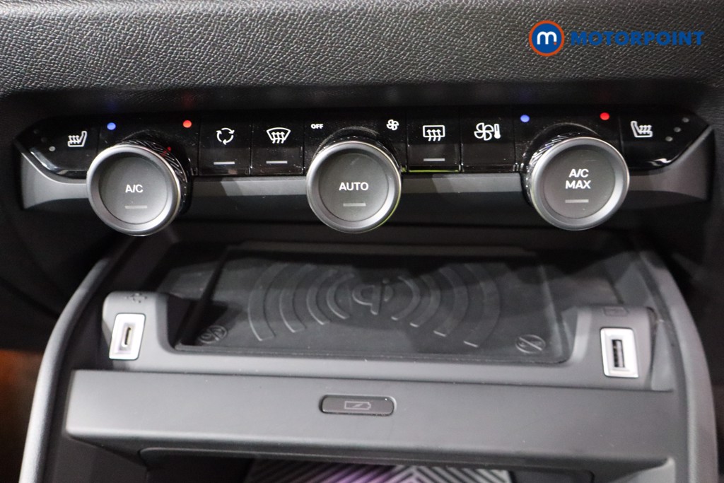 Citroen C4 Shine Plus Automatic Diesel Hatchback - Stock Number (1552602) - 17th supplementary image