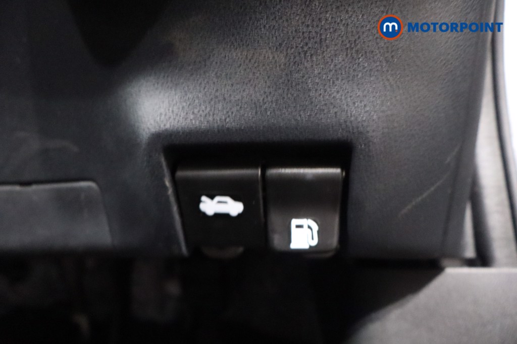 Nissan Juke Tekna Automatic Petrol SUV - Stock Number (1553028) - 19th supplementary image