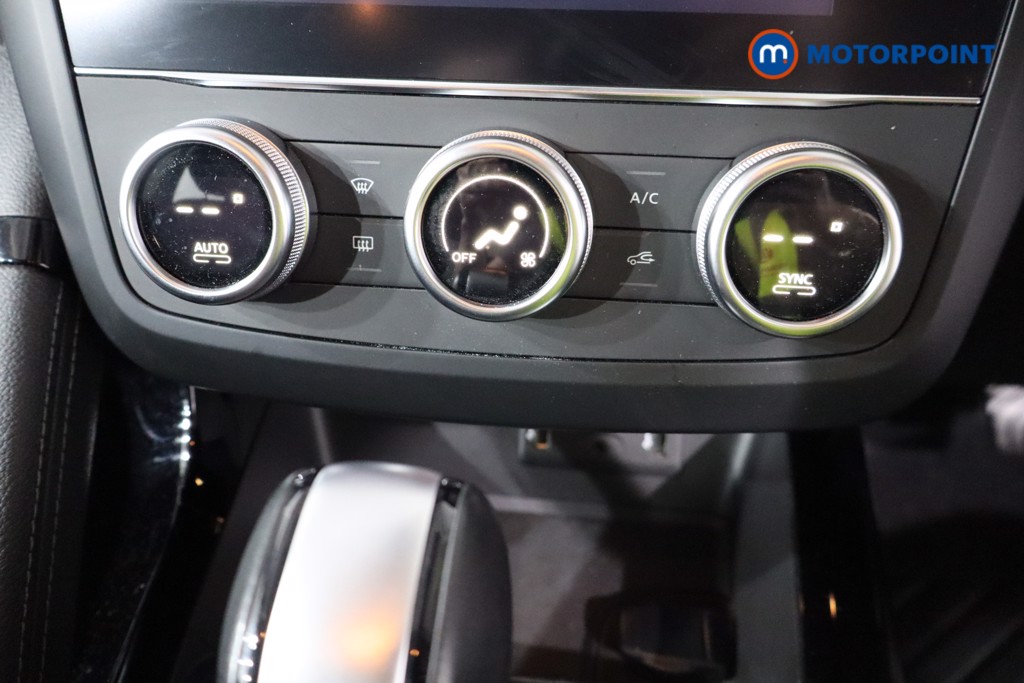 Renault Kadjar Iconic Automatic Petrol SUV - Stock Number (1553887) - 16th supplementary image