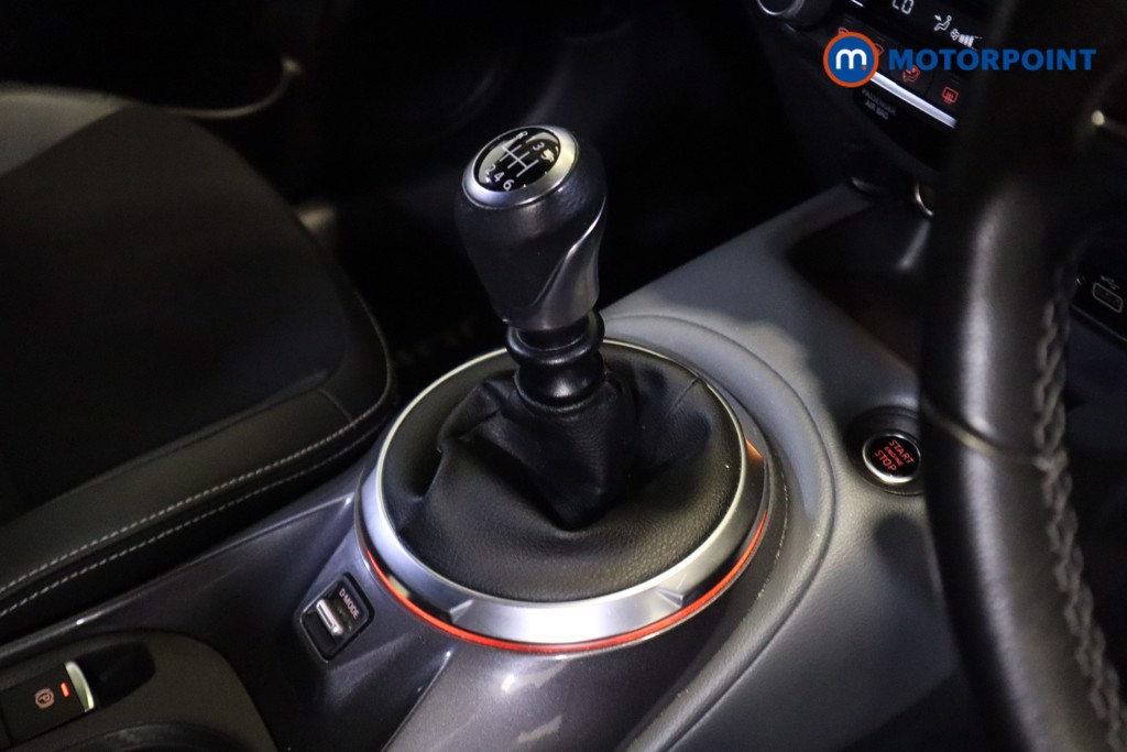 Nissan Juke Tekna Manual Petrol SUV - Stock Number (1539649) - 5th supplementary image