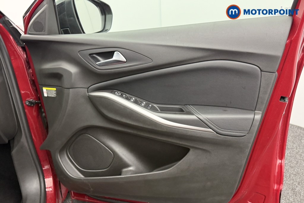 Vauxhall Grandland Ultimate Manual Petrol SUV - Stock Number (1539943) - 17th supplementary image