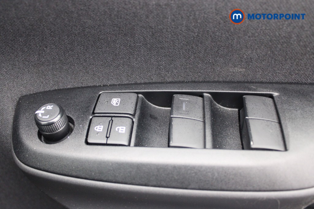 Toyota Yaris Design Automatic Petrol-Electric Hybrid Hatchback - Stock Number (1543968) - 13th supplementary image