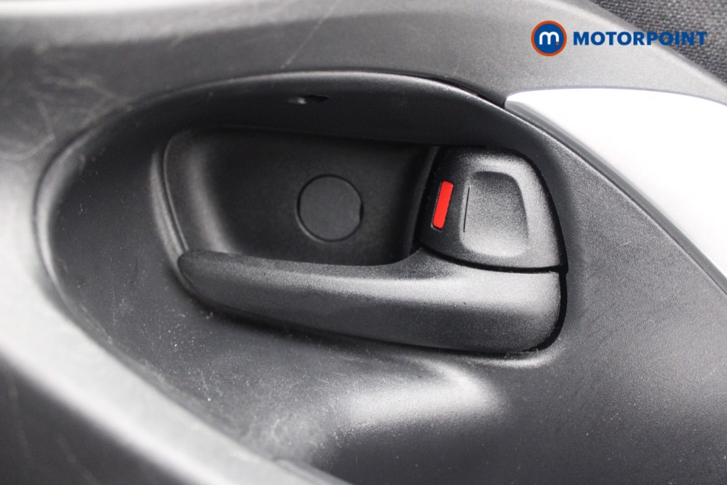 Toyota Yaris Design Automatic Petrol-Electric Hybrid Hatchback - Stock Number (1543968) - 14th supplementary image