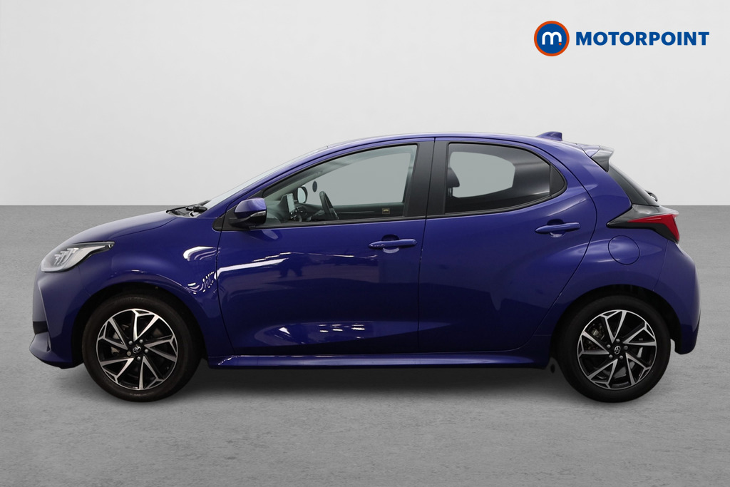 Toyota Yaris Design Automatic Petrol-Electric Hybrid Hatchback - Stock Number (1543968) - Passenger side