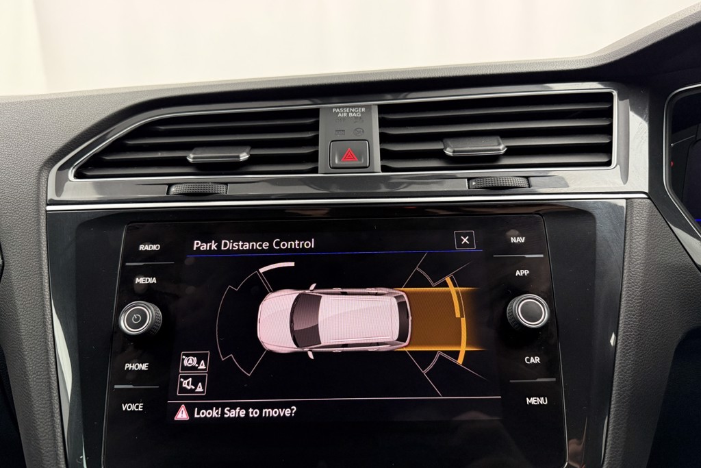 Volkswagen Tiguan R-Line Automatic Diesel SUV - Stock Number (1544504) - 12th supplementary image