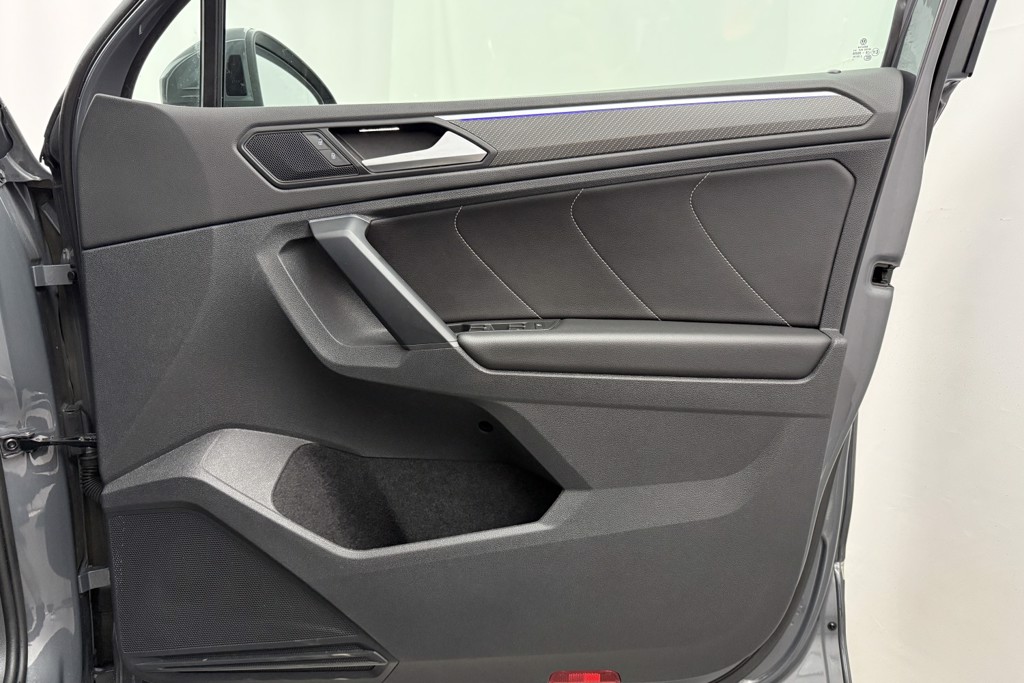 Volkswagen Tiguan R-Line Automatic Diesel SUV - Stock Number (1544504) - 17th supplementary image