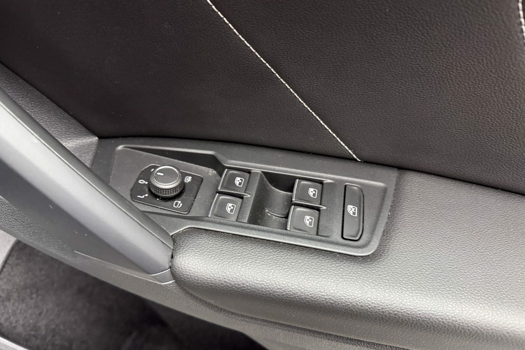 Volkswagen Tiguan R-Line Automatic Diesel SUV - Stock Number (1544504) - 18th supplementary image