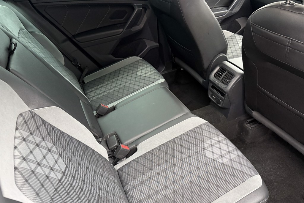 Volkswagen Tiguan R-Line Automatic Diesel SUV - Stock Number (1544504) - 21st supplementary image