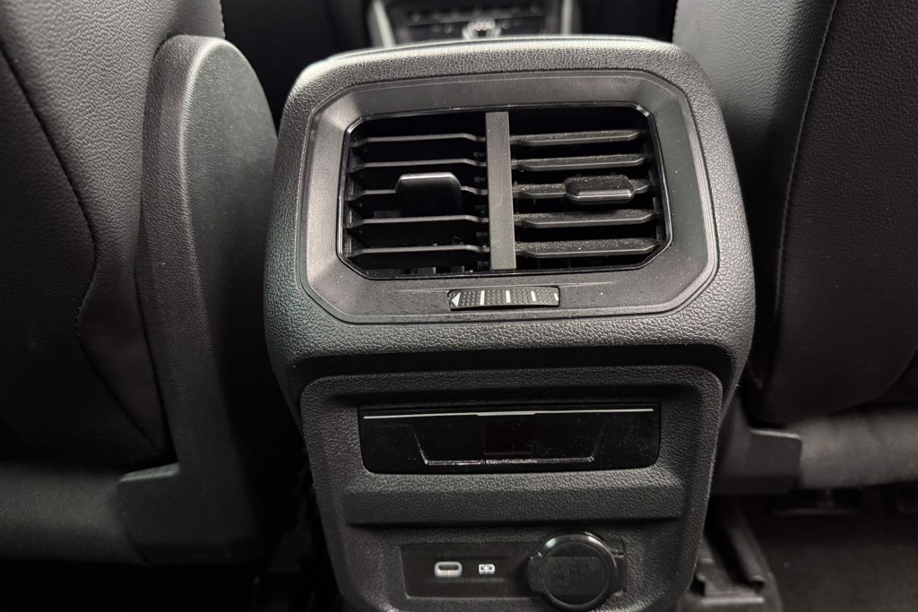 Volkswagen Tiguan R-Line Automatic Diesel SUV - Stock Number (1544504) - 22nd supplementary image