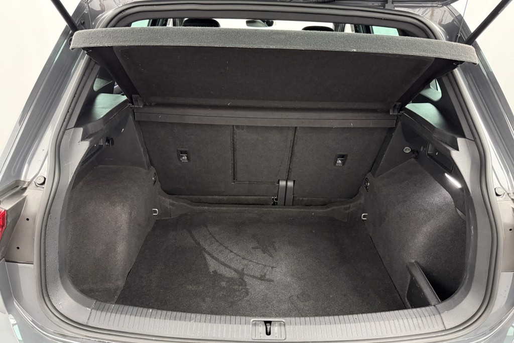Volkswagen Tiguan R-Line Automatic Diesel SUV - Stock Number (1544504) - 24th supplementary image