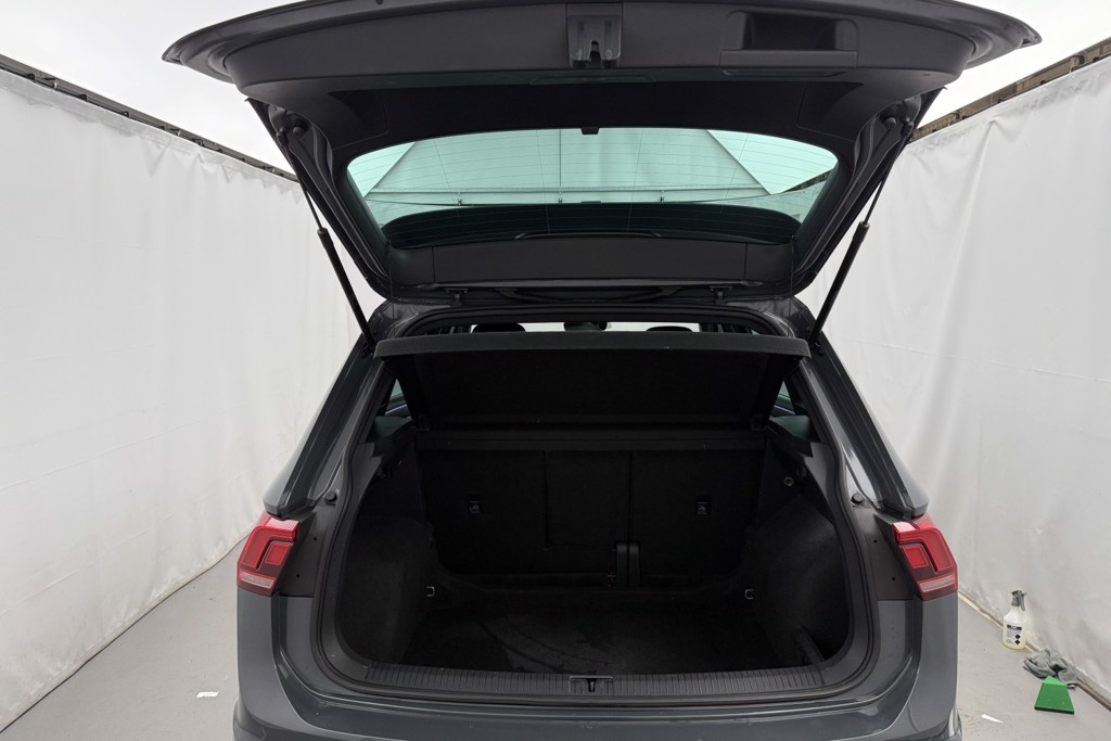 Volkswagen Tiguan R-Line Automatic Diesel SUV - Stock Number (1544504) - 25th supplementary image