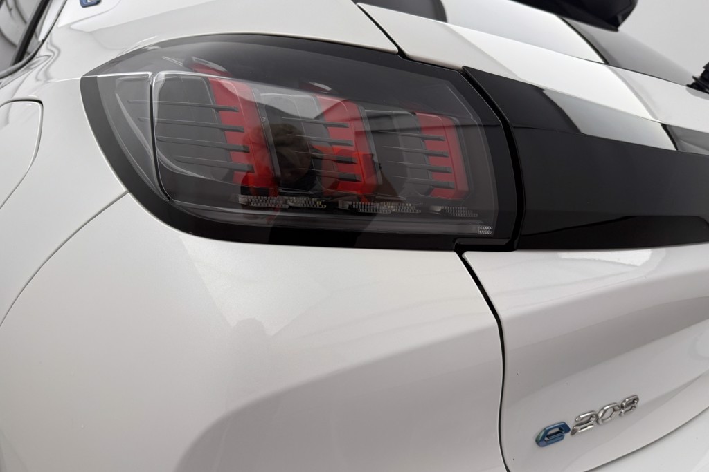 Peugeot 208 GT Automatic Electric Hatchback - Stock Number (1545535) - 26th supplementary image