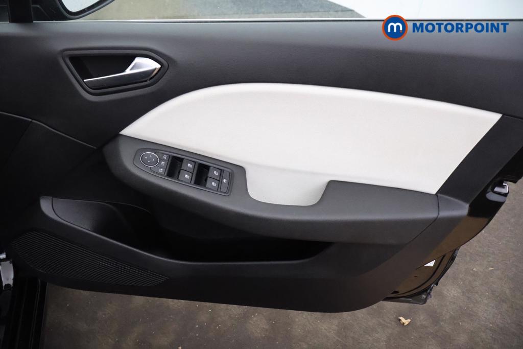 Renault Clio Techno Manual Petrol Hatchback - Stock Number (1545720) - 9th supplementary image
