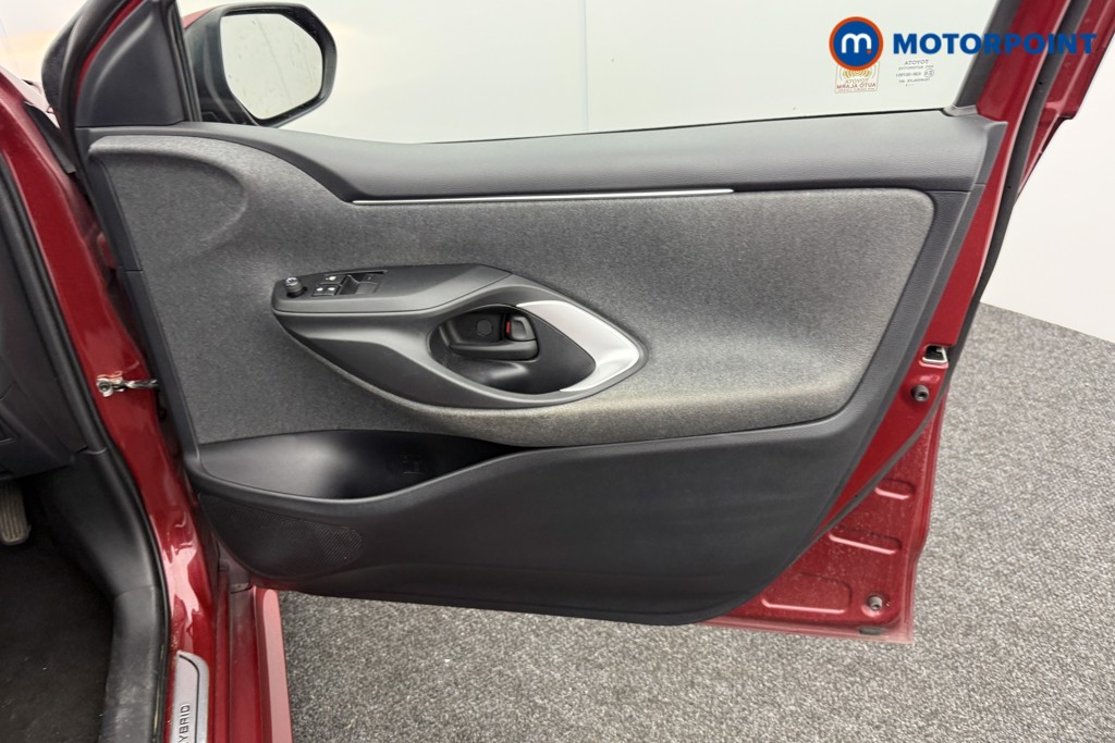 Toyota Yaris Icon Automatic Petrol-Electric Hybrid Hatchback - Stock Number (1547799) - 14th supplementary image