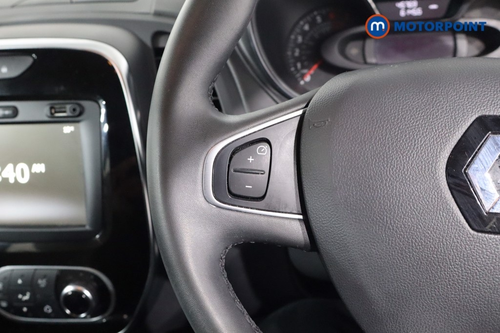 Renault Captur Iconic Manual Petrol SUV - Stock Number (1547998) - 7th supplementary image