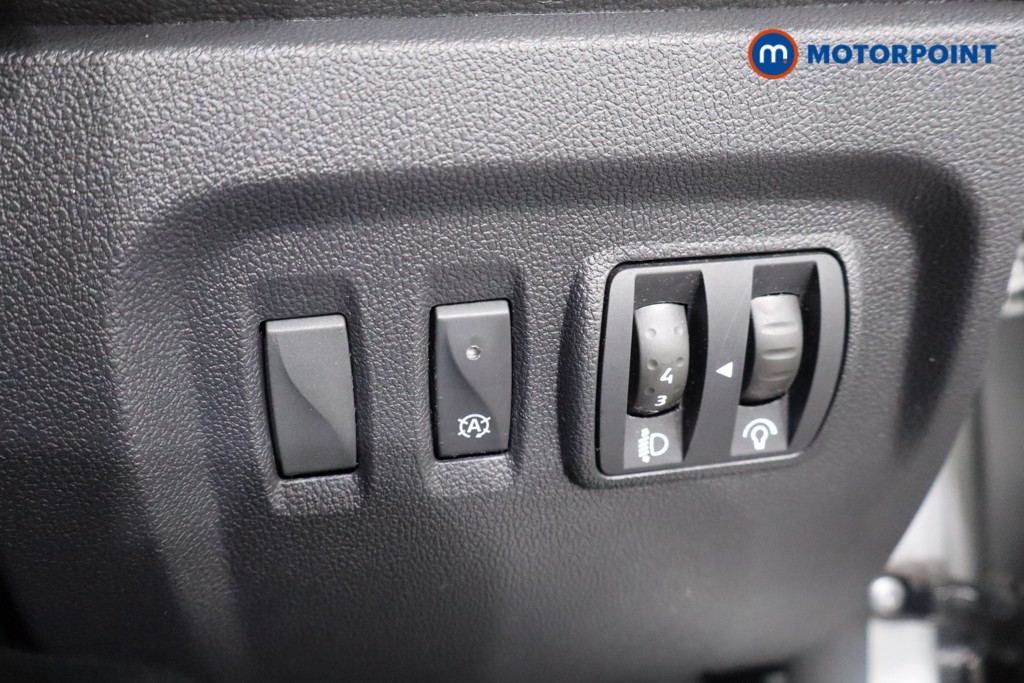 Renault Captur Iconic Manual Petrol SUV - Stock Number (1547998) - 19th supplementary image