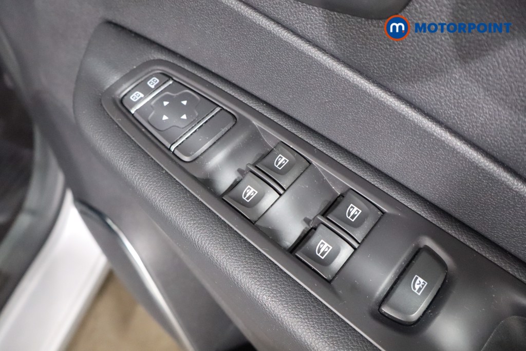Renault Captur Iconic Manual Petrol SUV - Stock Number (1547998) - 21st supplementary image