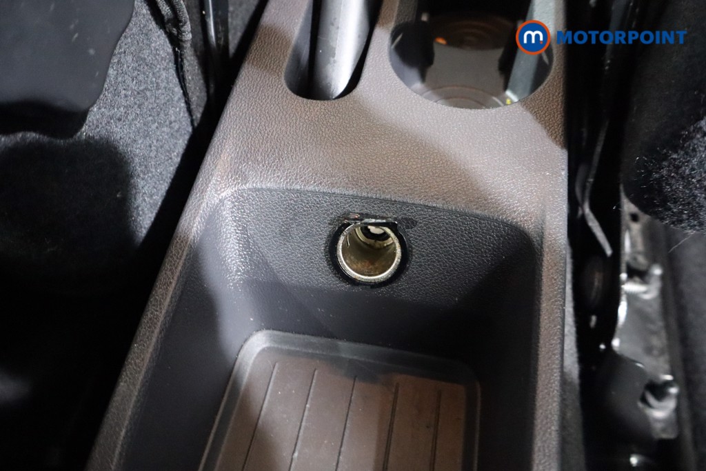 Renault Captur Iconic Manual Petrol SUV - Stock Number (1547998) - 26th supplementary image