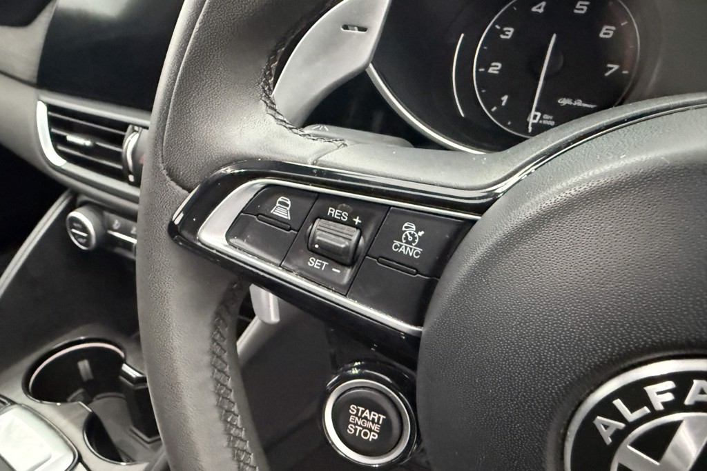 Alfa Romeo Giulia Lusso Ti Automatic Petrol Saloon - Stock Number (1548460) - 3rd supplementary image