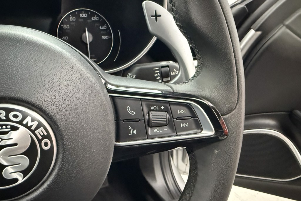 Alfa Romeo Giulia Lusso Ti Automatic Petrol Saloon - Stock Number (1548460) - 4th supplementary image
