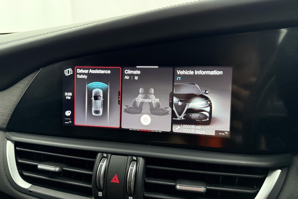 Alfa Romeo Giulia Lusso Ti Automatic Petrol Saloon - Stock Number (1548460) - 7th supplementary image