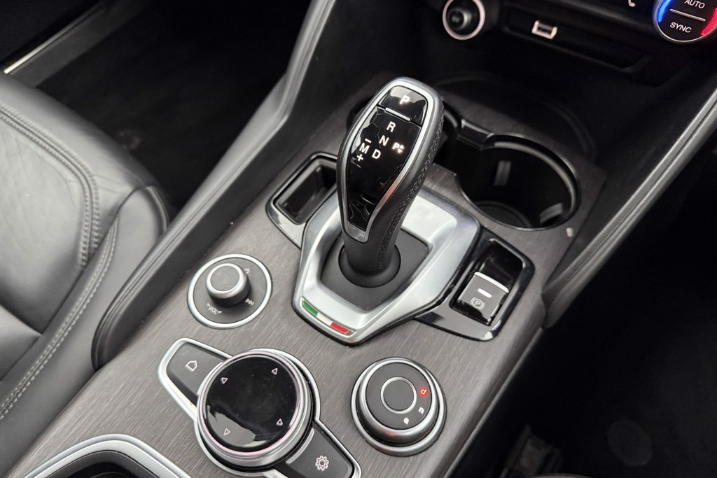 Alfa Romeo Giulia Lusso Ti Automatic Petrol Saloon - Stock Number (1548460) - 16th supplementary image