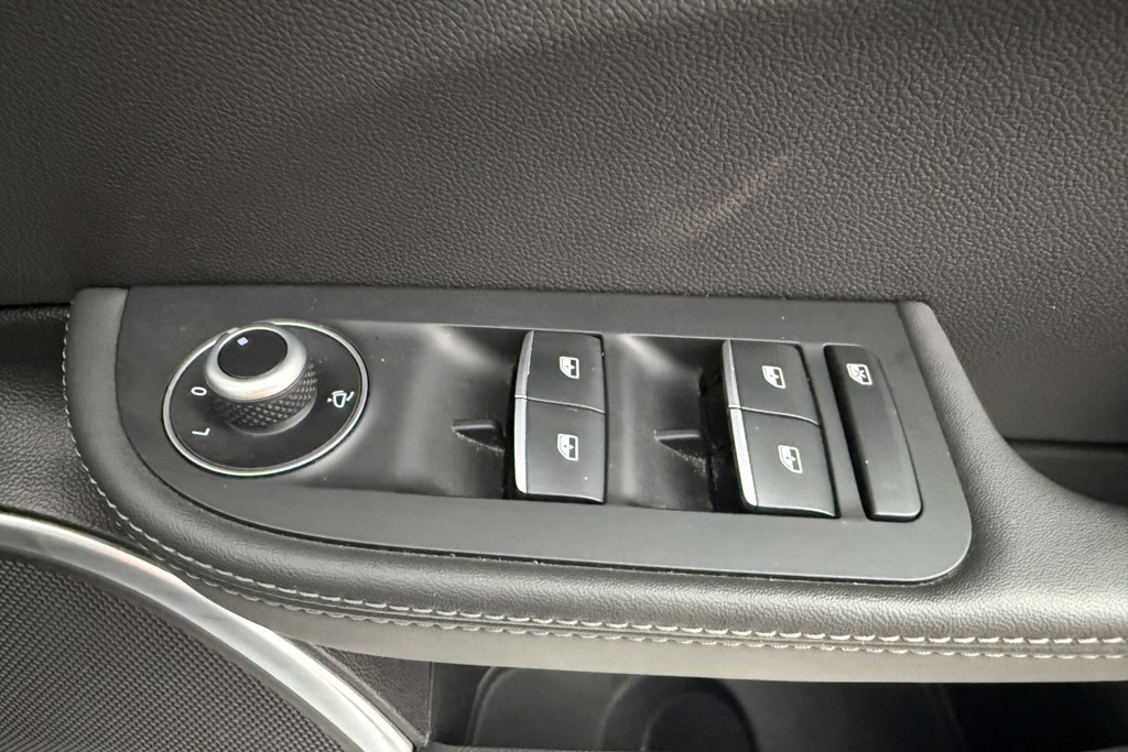 Alfa Romeo Giulia Lusso Ti Automatic Petrol Saloon - Stock Number (1548460) - 19th supplementary image