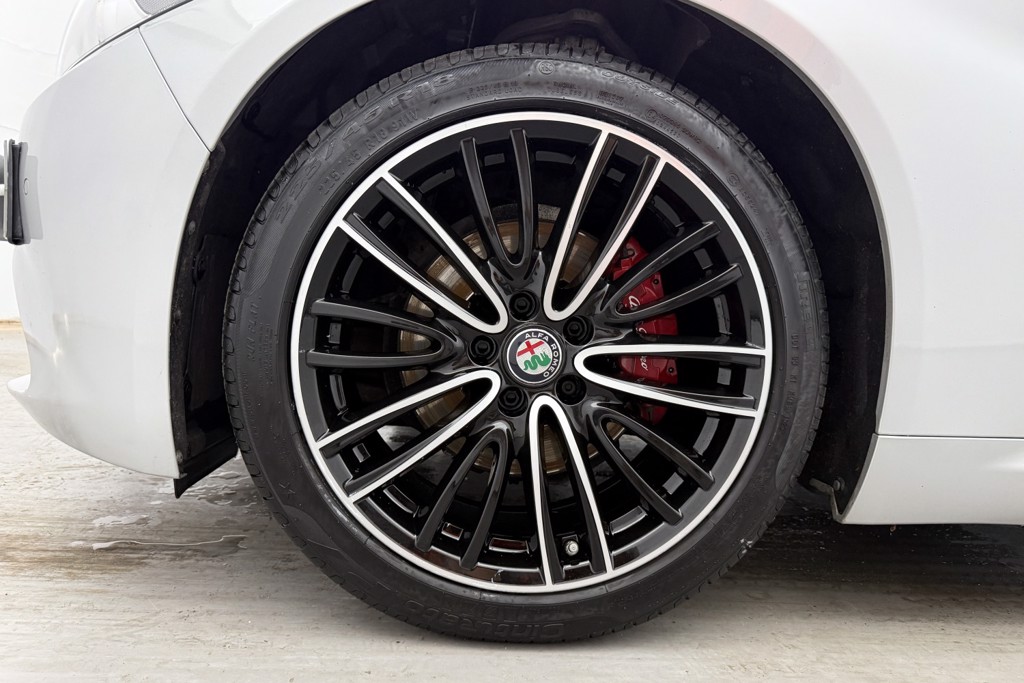 Alfa Romeo Giulia Lusso Ti Automatic Petrol Saloon - Stock Number (1548460) - 32nd supplementary image