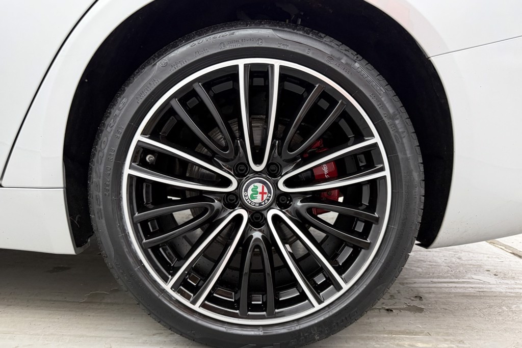 Alfa Romeo Giulia Lusso Ti Automatic Petrol Saloon - Stock Number (1548460) - 33rd supplementary image