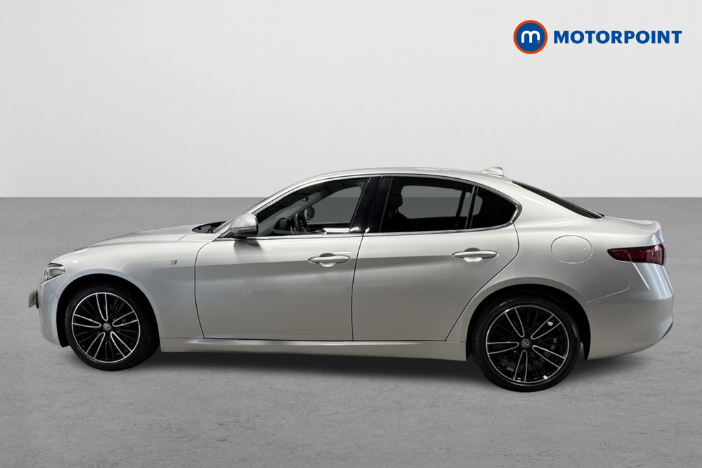 Alfa Romeo Giulia Lusso Ti Automatic Petrol Saloon - Stock Number (1548460) - Passenger side