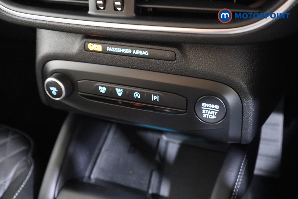 Ford Focus Titanium Vignale Manual Petrol Hatchback - Stock Number (1548490) - 7th supplementary image