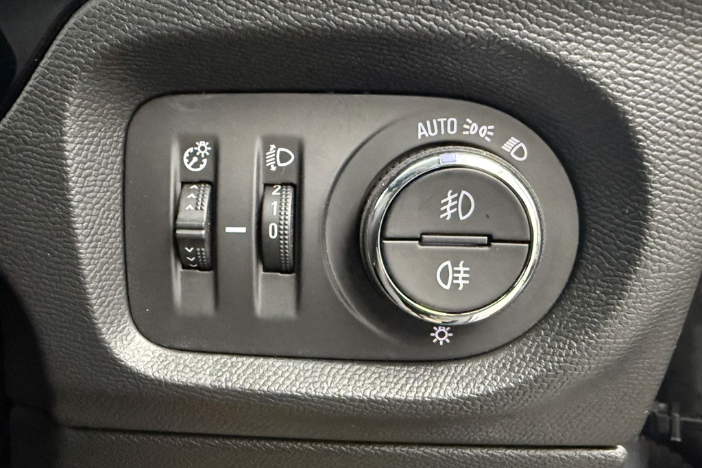 Vauxhall Corsa GS Manual Petrol Hatchback - Stock Number (1549167) - 13th supplementary image