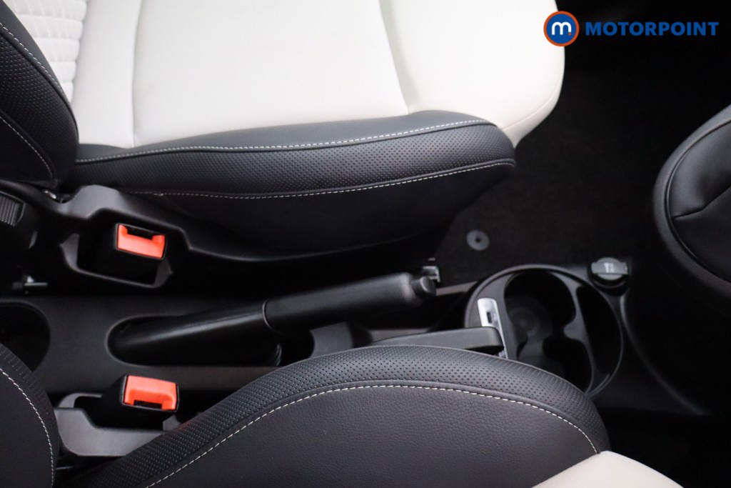 Fiat 500 Dolcevita Manual Petrol-Electric Hybrid Hatchback - Stock Number (1549435) - 7th supplementary image