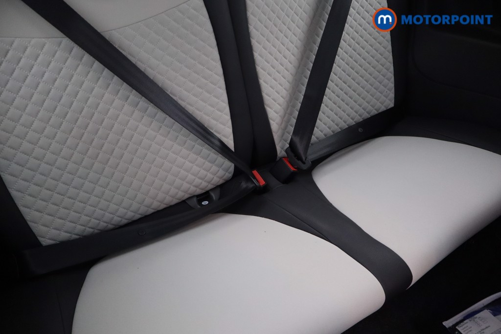 Fiat 500 Dolcevita Manual Petrol-Electric Hybrid Hatchback - Stock Number (1549435) - 17th supplementary image
