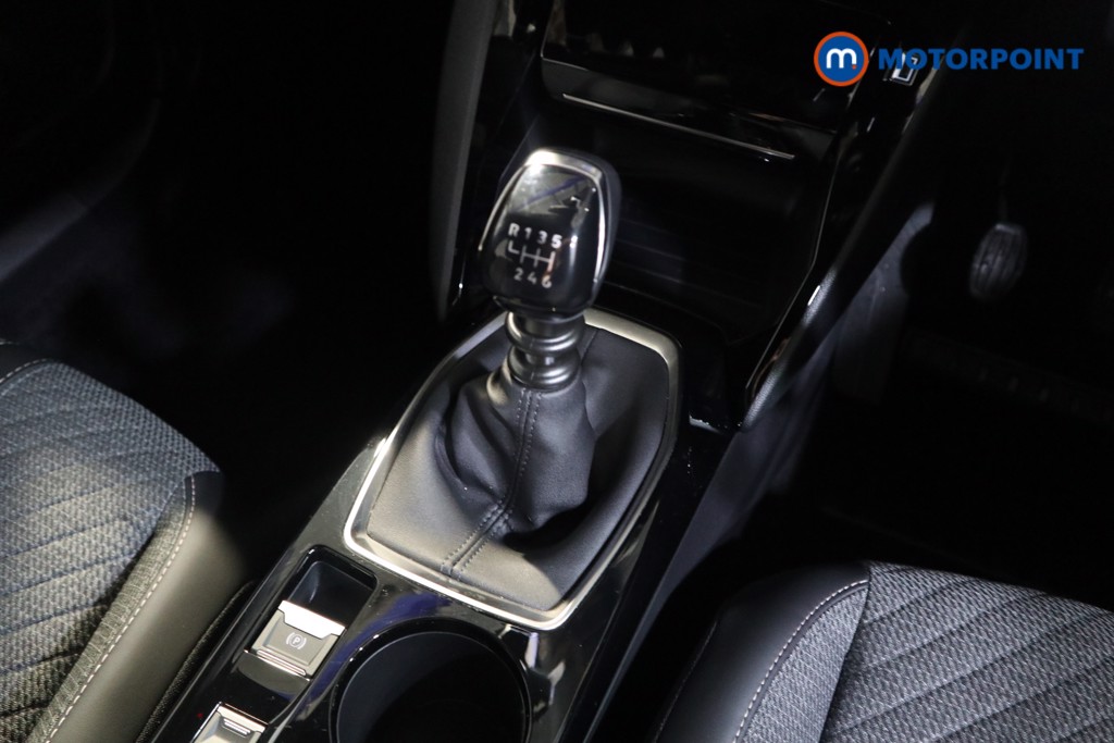 Peugeot 2008 Allure Manual Petrol SUV - Stock Number (1549984) - 8th supplementary image