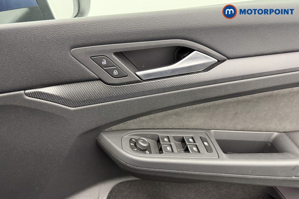 Volkswagen Golf R-Line Automatic Diesel Hatchback - Stock Number (1550129) - 16th supplementary image