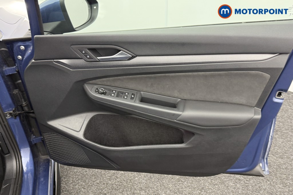 Volkswagen Golf R-Line Automatic Diesel Hatchback - Stock Number (1550129) - 17th supplementary image