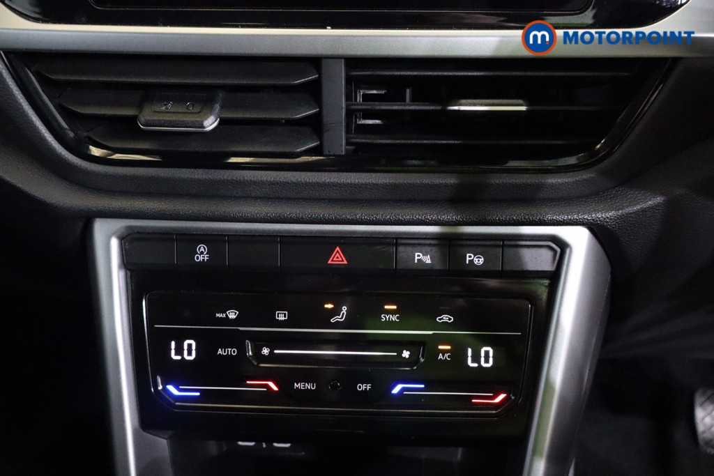 Volkswagen T-Roc Life Automatic Petrol SUV - Stock Number (1552410) - 6th supplementary image