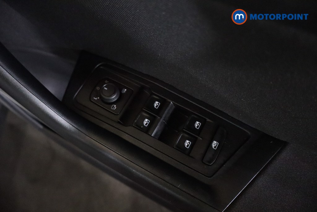 Volkswagen T-Roc Life Automatic Petrol SUV - Stock Number (1552410) - 13th supplementary image