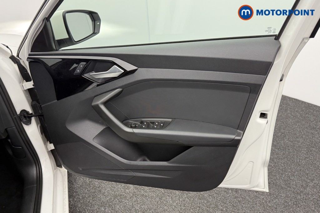 Audi A1 Technik Manual Petrol Hatchback - Stock Number (1553138) - 14th supplementary image