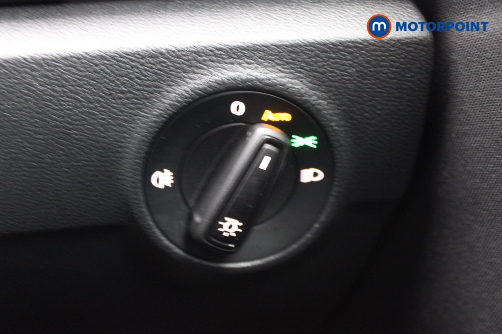 Volkswagen T-Roc Life Manual Petrol SUV - Stock Number (1553919) - 14th supplementary image