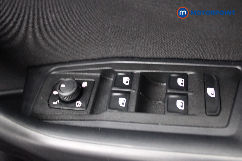 Volkswagen T-Roc Life Manual Petrol SUV - Stock Number (1553919) - 16th supplementary image