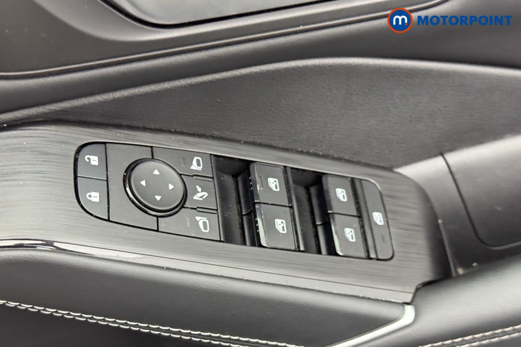 Nissan Qashqai N-Connecta Automatic Petrol-Electric Hybrid SUV - Stock Number (1505066) - 17th supplementary image