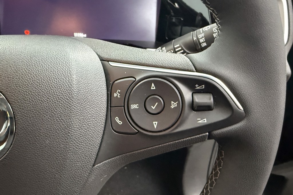Vauxhall Grandland Ultimate Manual Petrol SUV - Stock Number (1539536) - 4th supplementary image