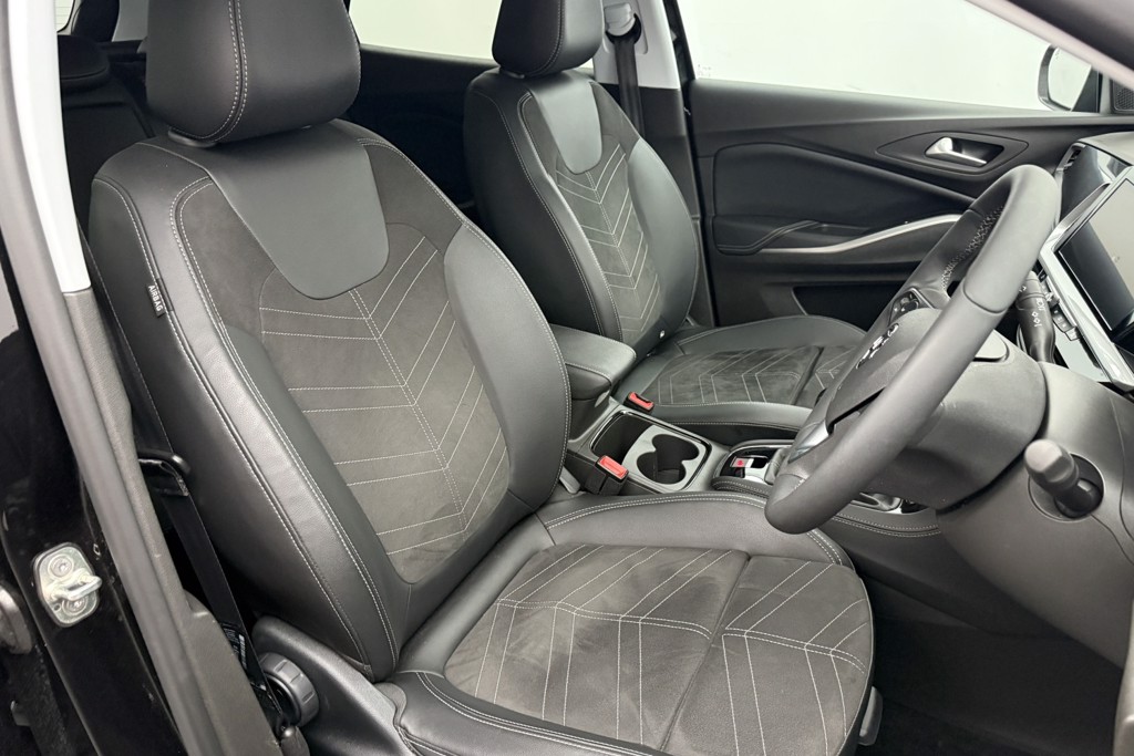 Vauxhall Grandland Ultimate Manual Petrol SUV - Stock Number (1539536) - 19th supplementary image