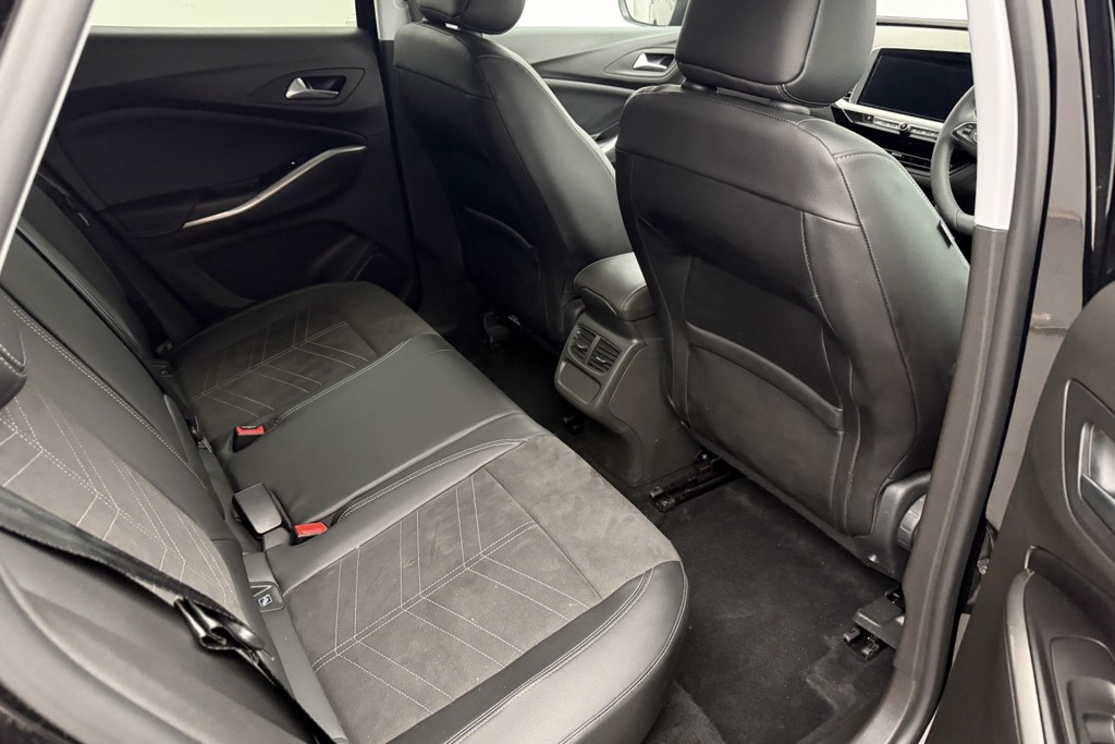 Vauxhall Grandland Ultimate Manual Petrol SUV - Stock Number (1539536) - 21st supplementary image