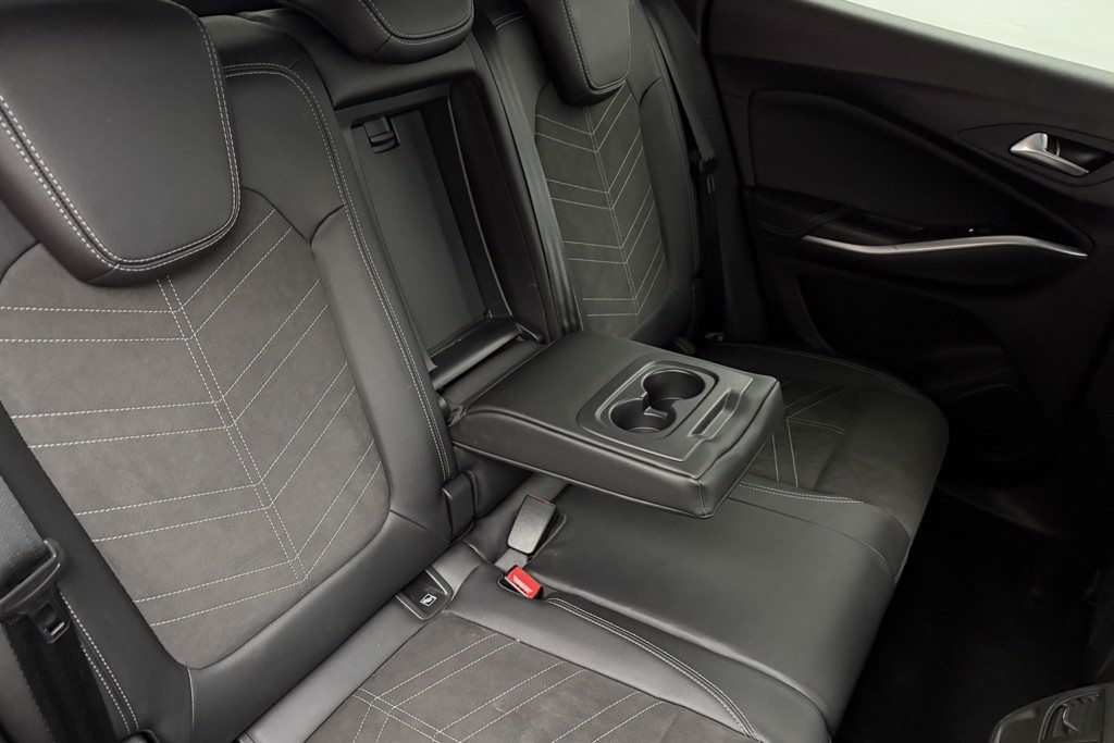 Vauxhall Grandland Ultimate Manual Petrol SUV - Stock Number (1539536) - 23rd supplementary image